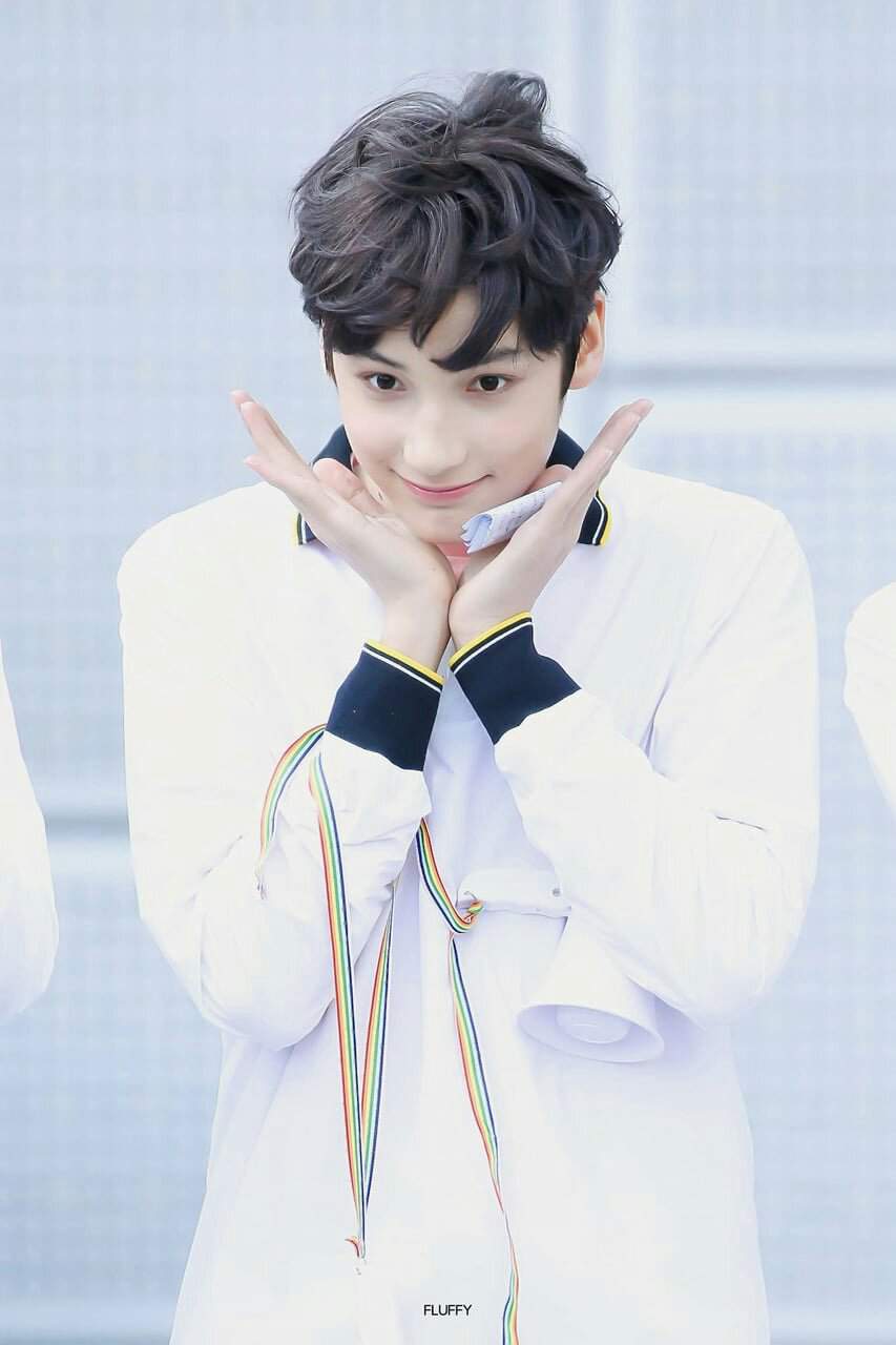 Happy birthday Heuningkai | TXT (투모로우바이투게더) Amino