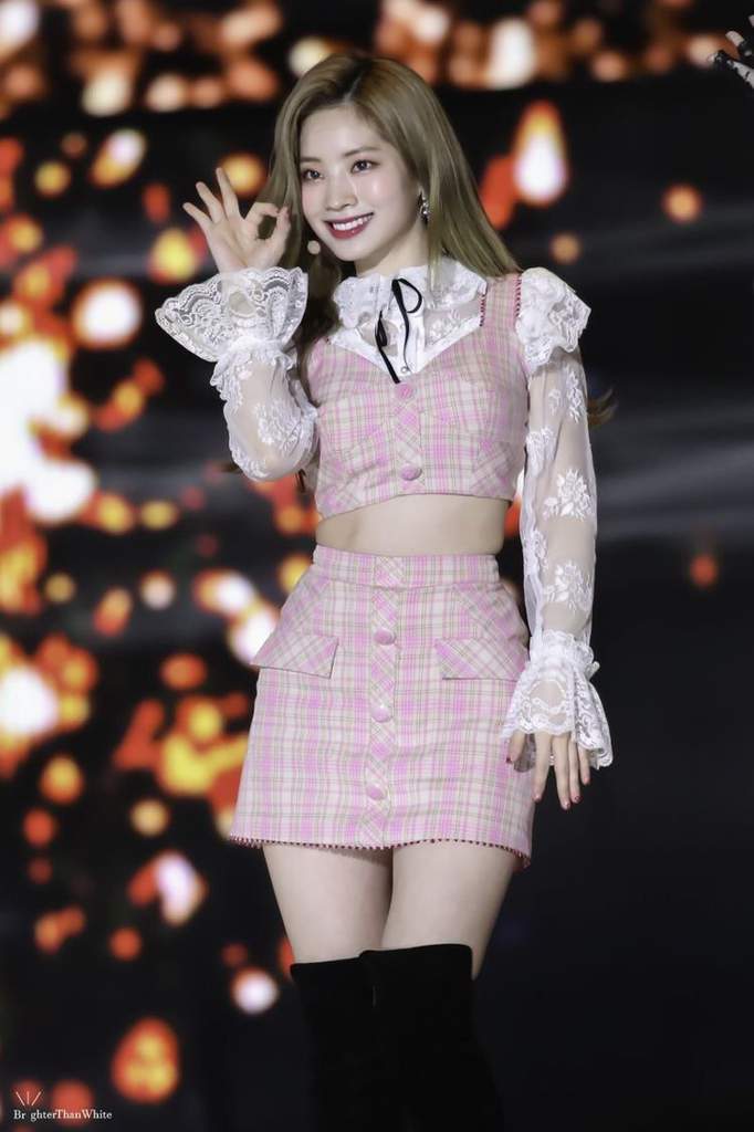 I Love This Stage Outfit On Dahyun Twice 트와이스 ㅤ Amino
