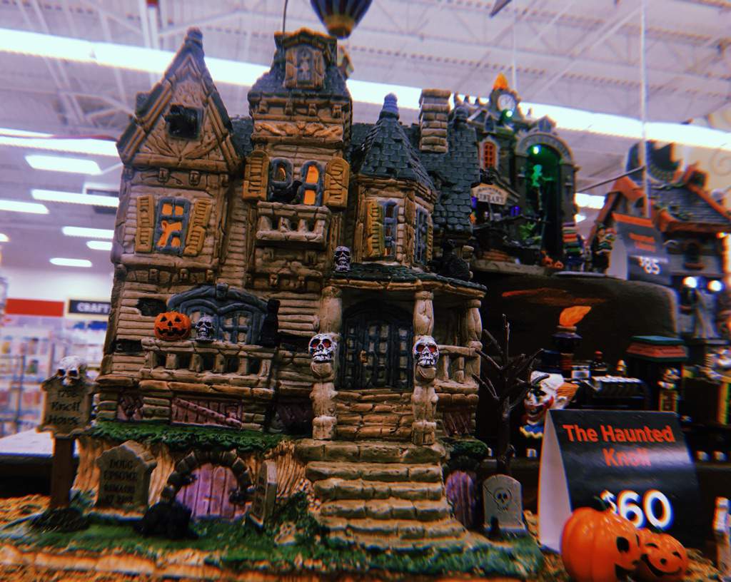 Halloween at Michaels 🧡 Horror Amino