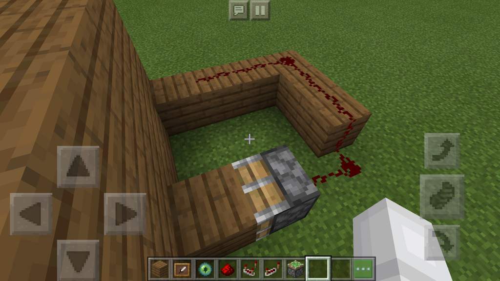 How To Build An Item Frame Door In Minecraft