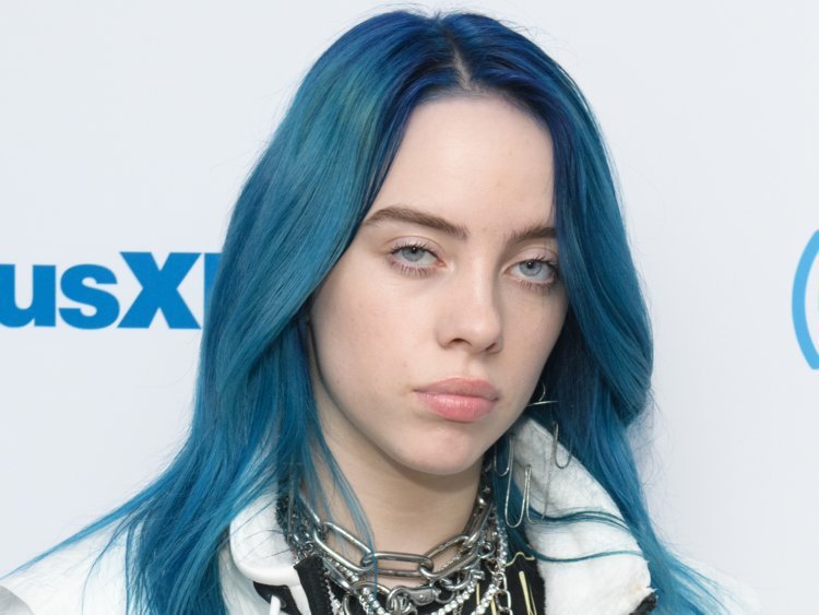 Billie Eilish's Blue Hair Dye - wide 7