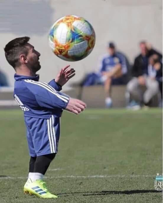 Featured image of post Desenho Do Messi Careca Leo messi tiene al alcance de la mano superar dos registros de xavi hern ndez