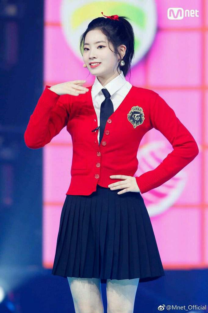 Dia 13 dahyun con uniforme escolar | •Twice Amino• Amino