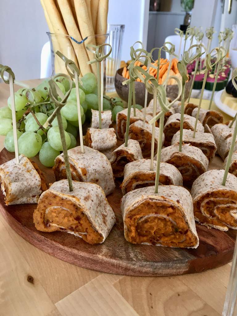 Vegan fingerfood 👌 (recipes on request 😊) | Vegan Amino