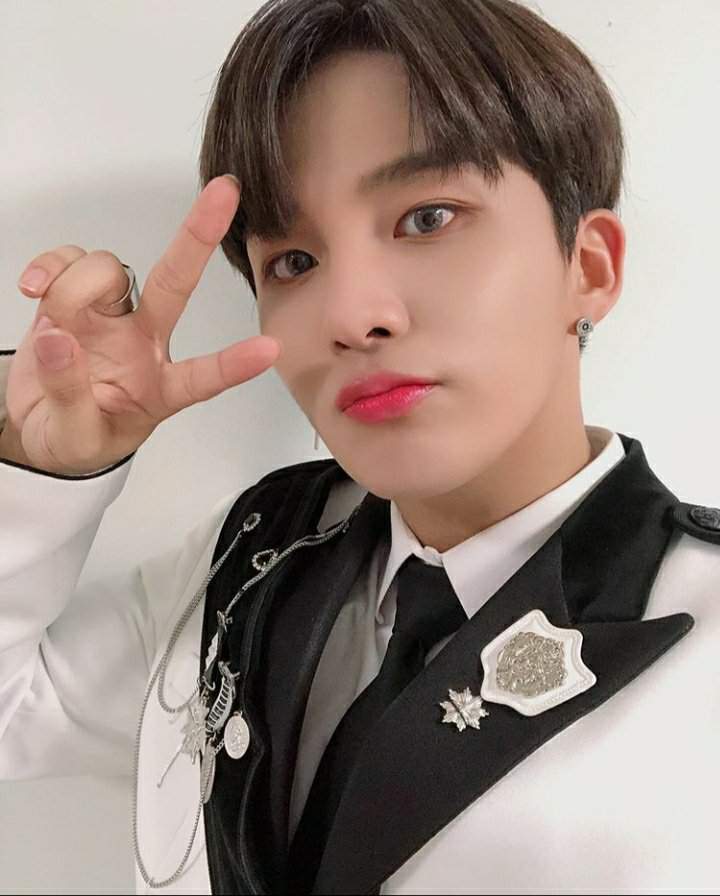 Happy birthday, Jongho! | ATEEZ 에이티즈 AMINO Amino