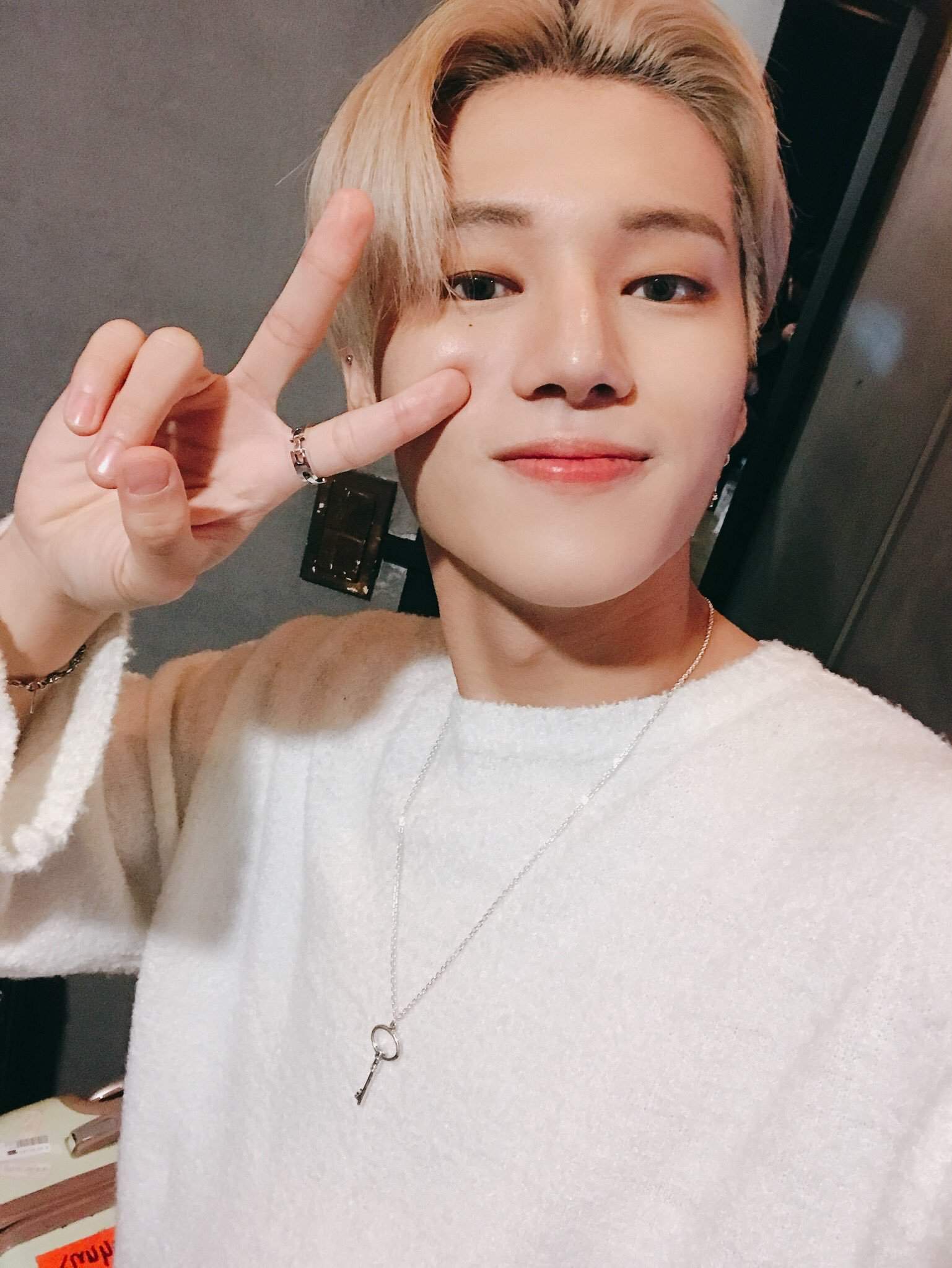 Ateez Twitter Update: Wooyoung | ATEEZ 에이티즈 AMINO Amino