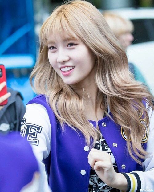 MOMO BIRTHDAY WEEK DAY 1: FAVORITE OUTFITS AND HAIRSTYLRLES | Twice ...