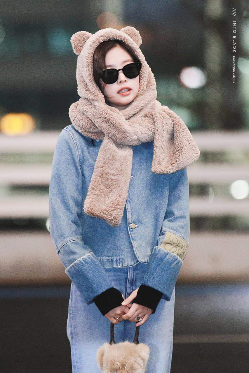 news] Every Single Outfit BLACKPINK's Jennie Wore To The Airport In  December 2019 | Blackpink - 블랙핑크 Amino