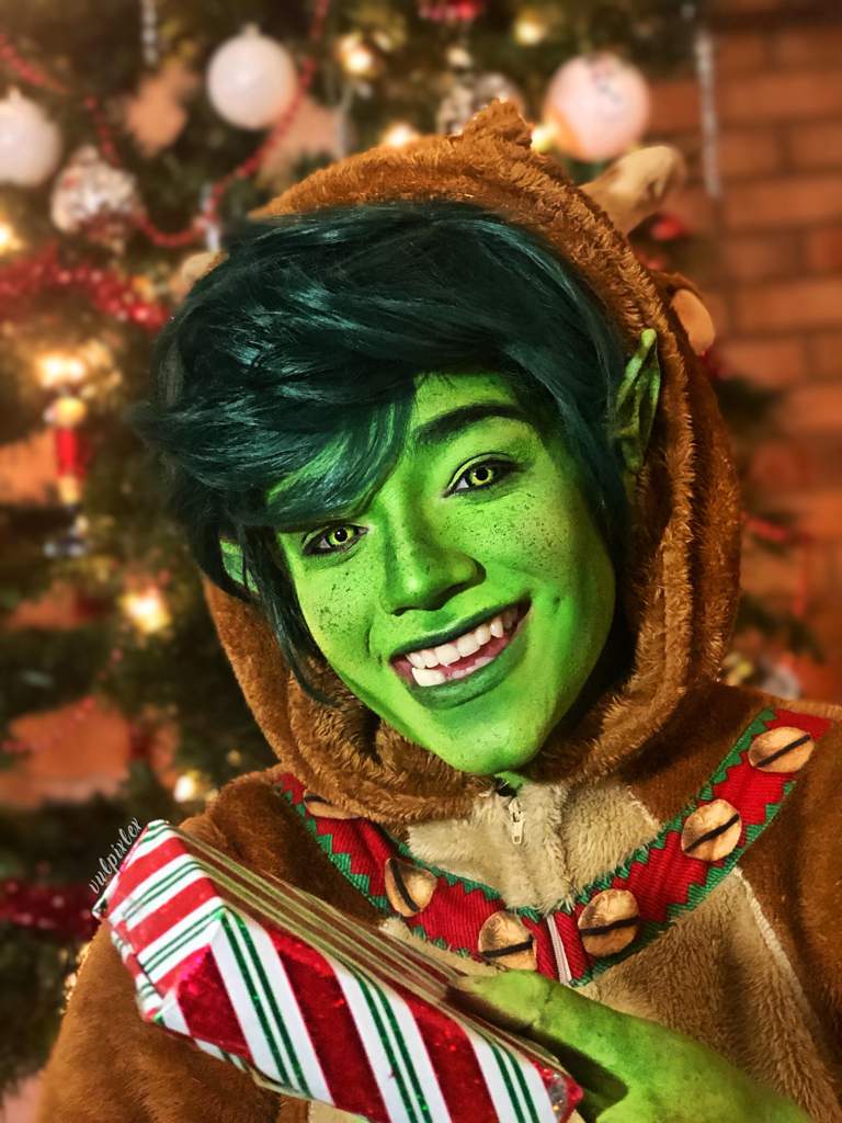 Beastboy Cosplay Christmas edition🎄 | Teen Titans Amino