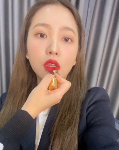 yeri lipstick colette