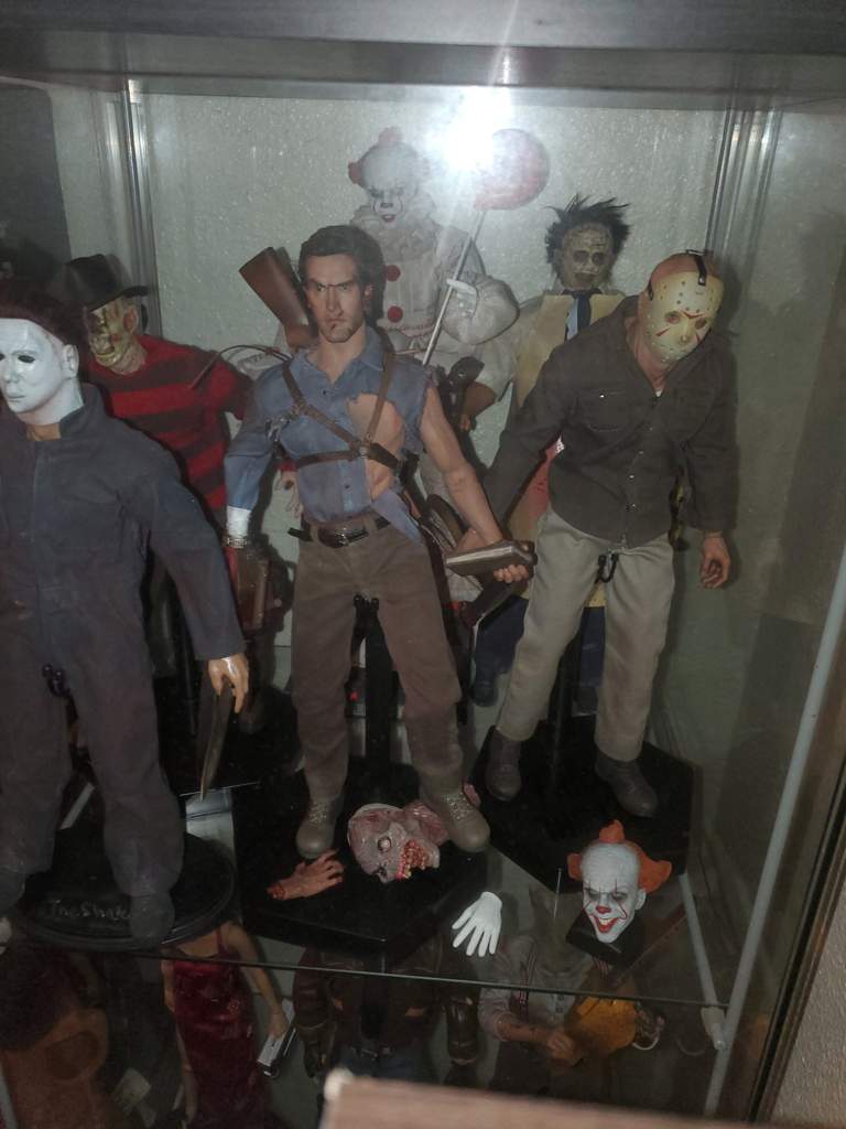 6 scale figures