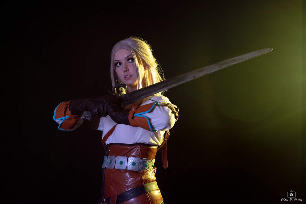 Ciri From The Witcher Cosplay Amino   Dfd678e4db5bb67b5989d1575c94323449f6aa62r1 1279 854v2 Hq 