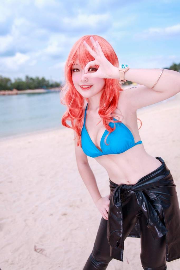 🏖Nami Film Gold Photoshoot🏖 One Piece Amino