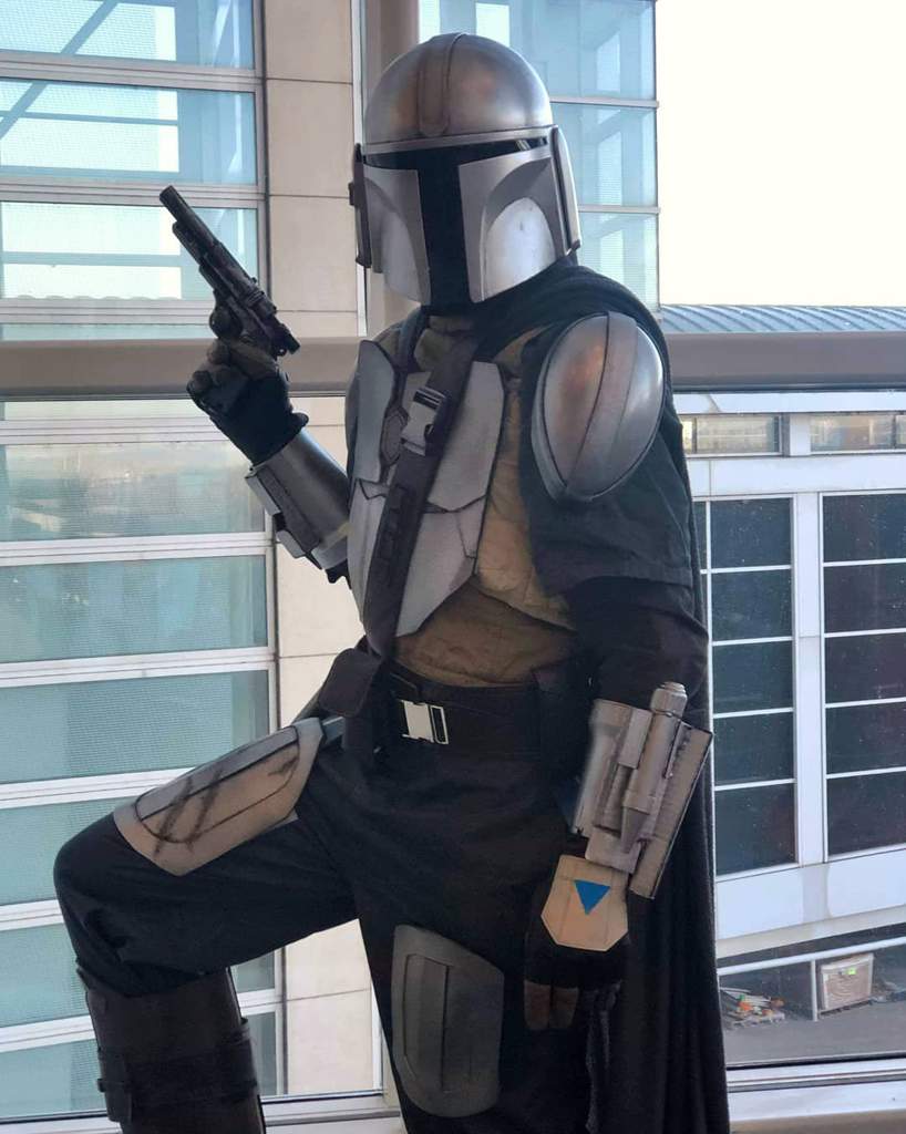 My finished Mandalorian cosplay! | Cosplay Amino