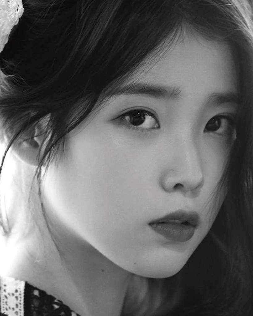 BLACK & WHITE | Wiki | IU (Lee Ji Eun 아이유) Amino