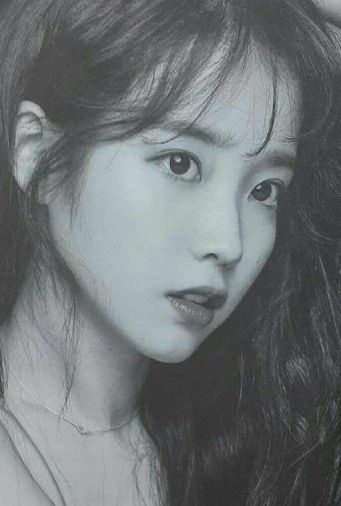 BLACK & WHITE | Wiki | IU (Lee Ji Eun 아이유) Amino