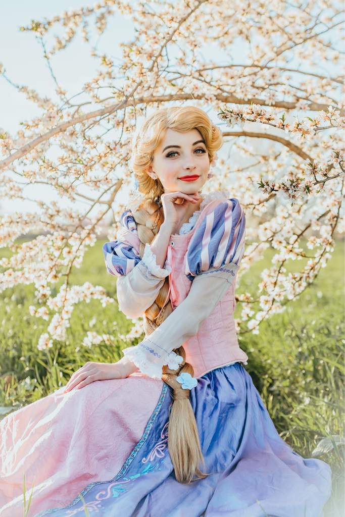 Rapunzel+Flynn Photoshoot 🌸♥️💫 | Cosplay Amino