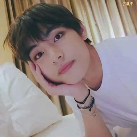 Want to sleep with him ? | Kim Taehyung Amino