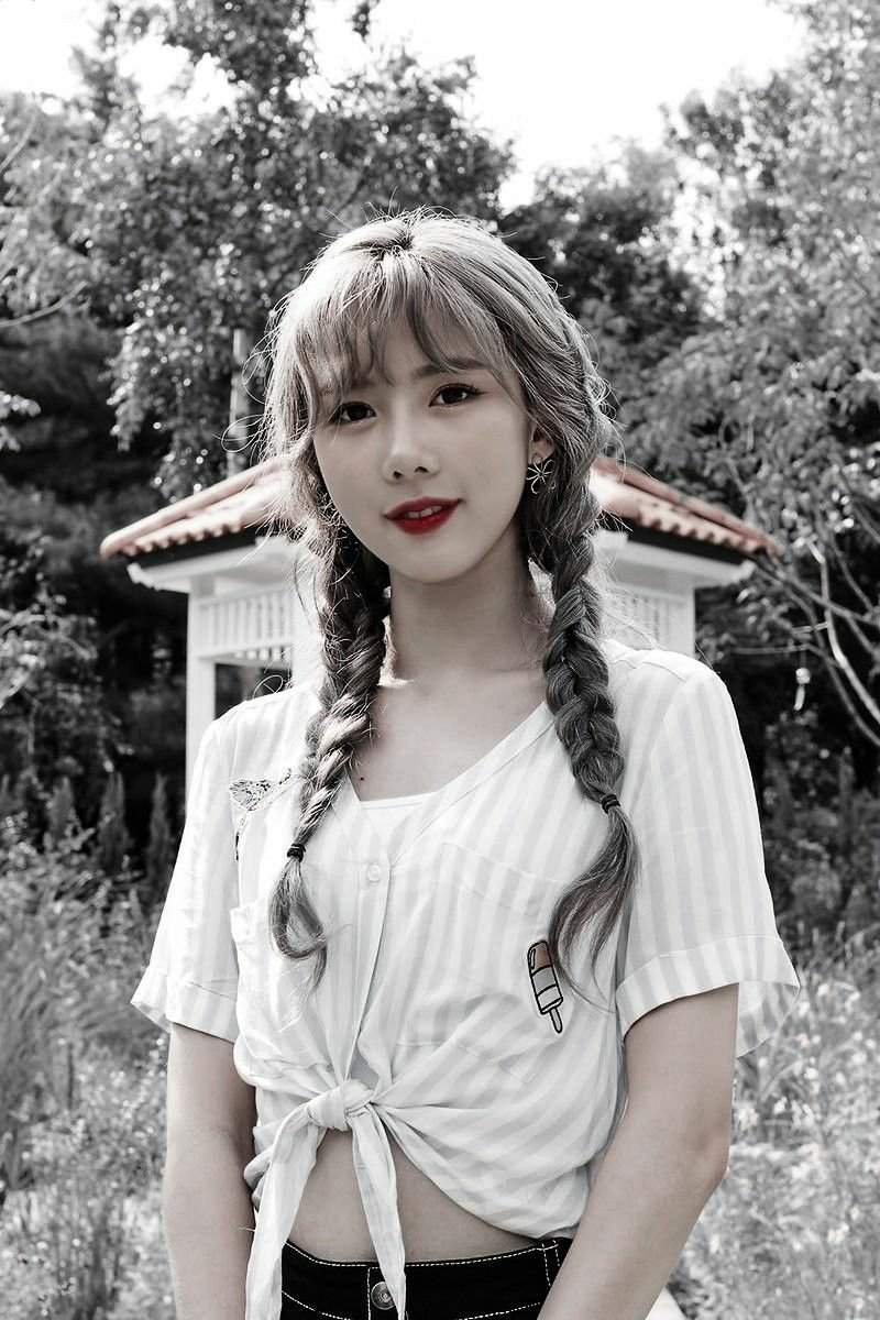 Yoohyeon | Wiki | K-Pop Amino