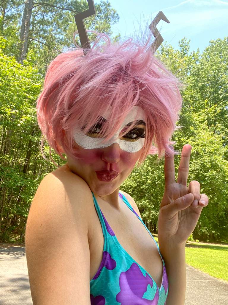 MINA ASHIDO COSPLAY (new and improved) My Hero Academia