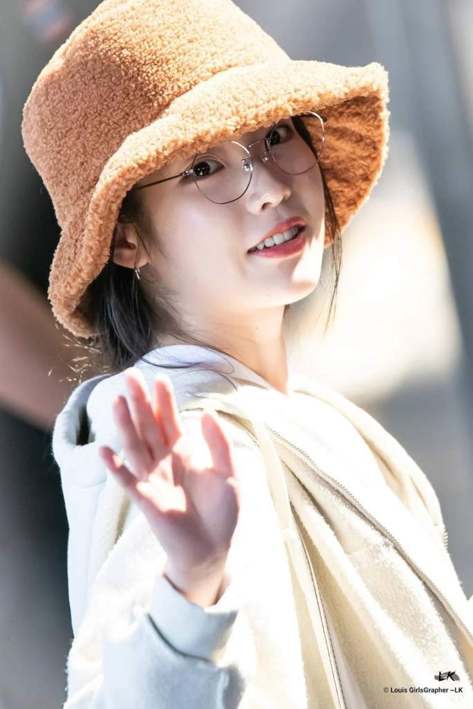 iu bucket hat