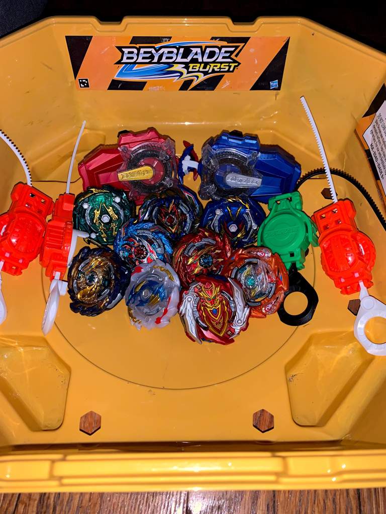 black and purple beyblade