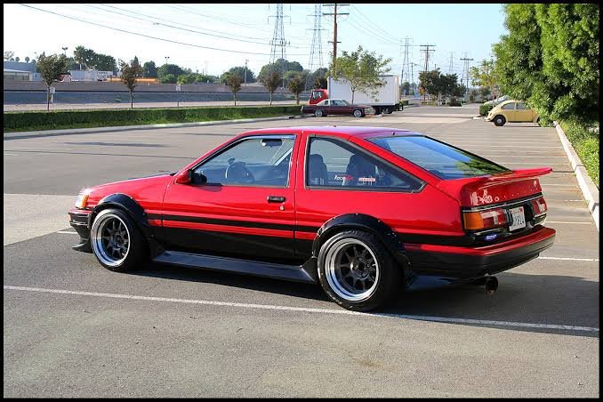 Тойота ae86 аниме