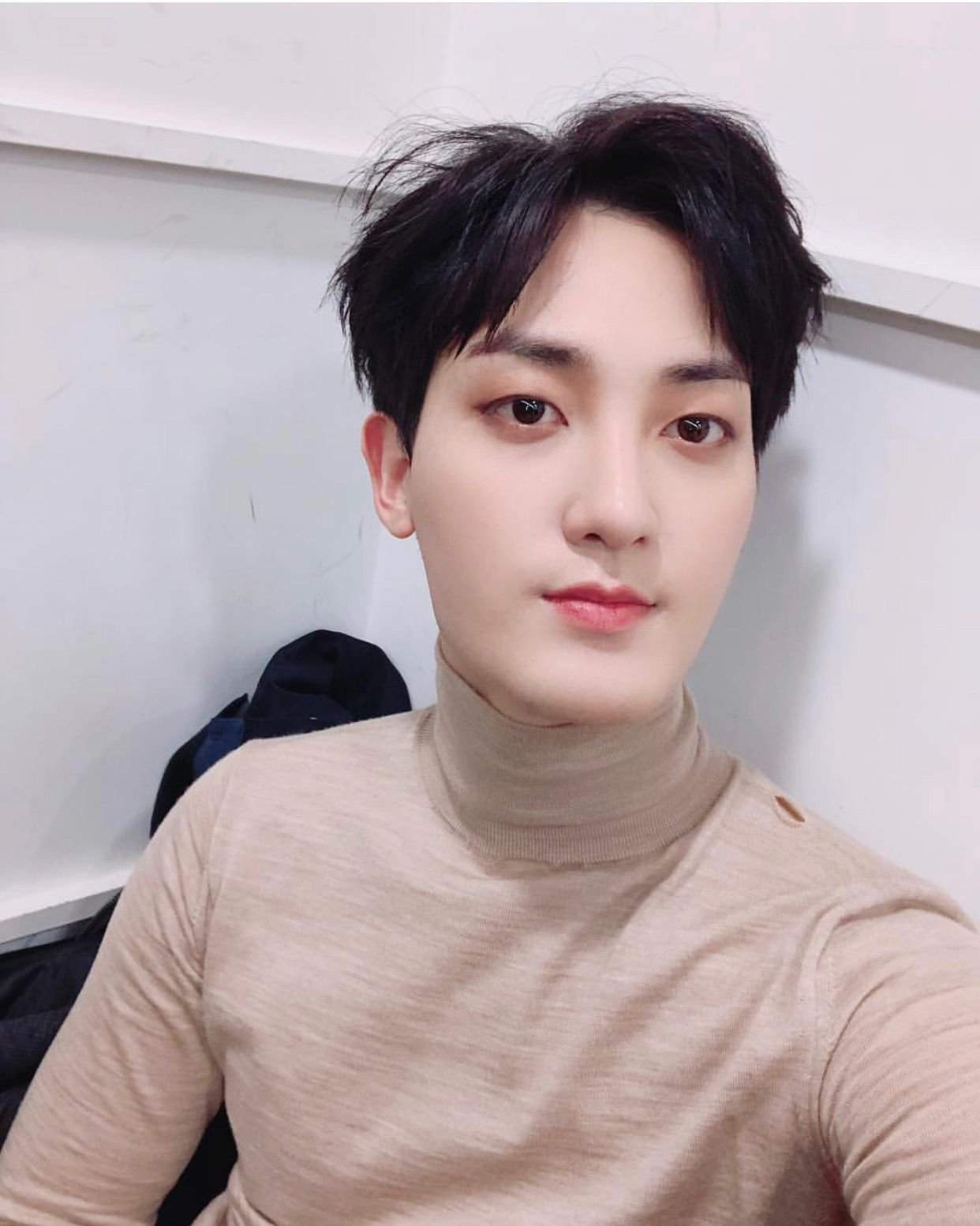 Ziu | Wiki | VAV 브이에이브이 Amino