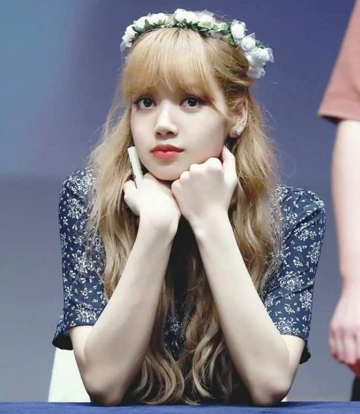 Número 6⁦ ️⁩LISA TIERNA👑 | •BLACKPINK• Amino