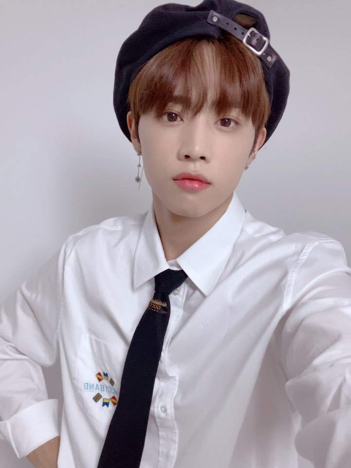 SUNWOO selfies 🌞 | THE BOYZ AMINO Amino