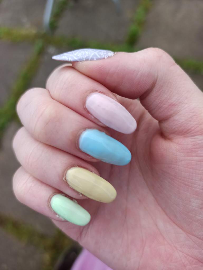 Pastel rainbow nails ?? | Nail Art Amino