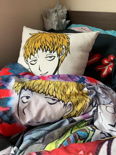 keiji shinogi body pillow