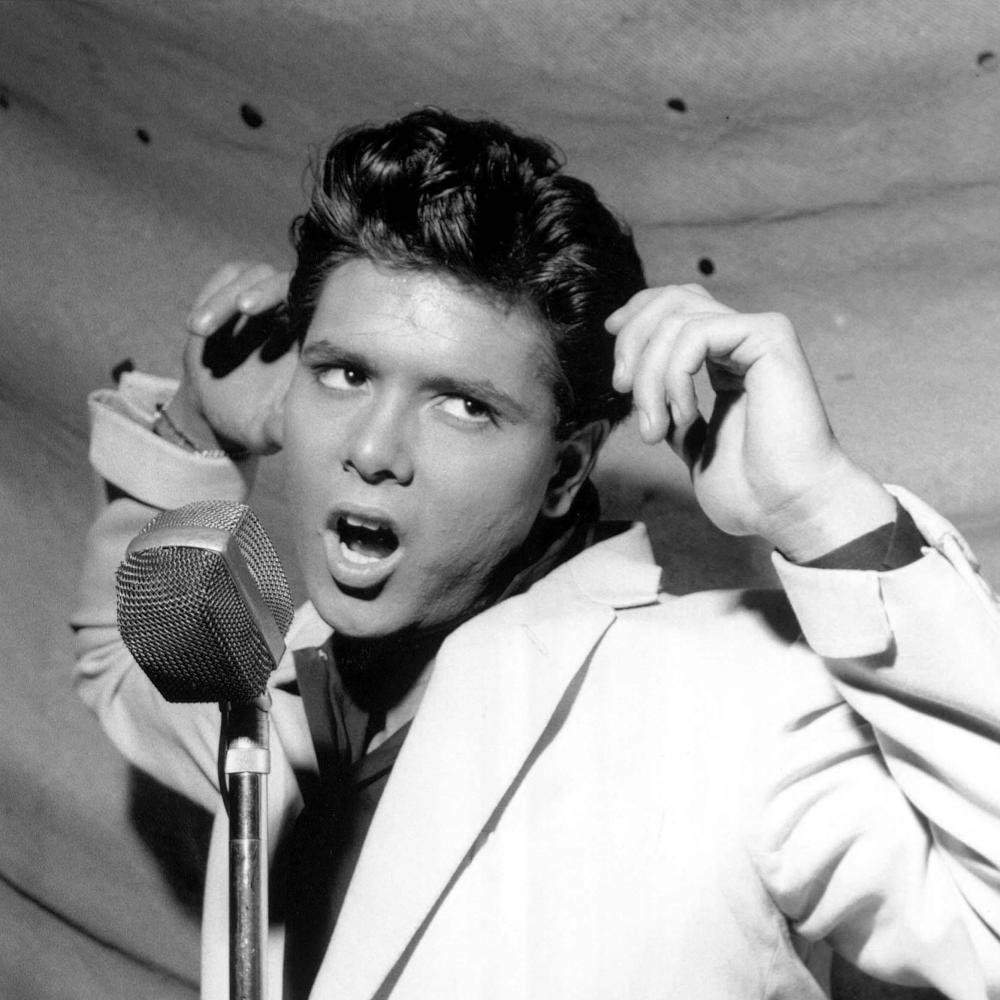 Top 5 cliff richard songs | Vintage Vibes Amino