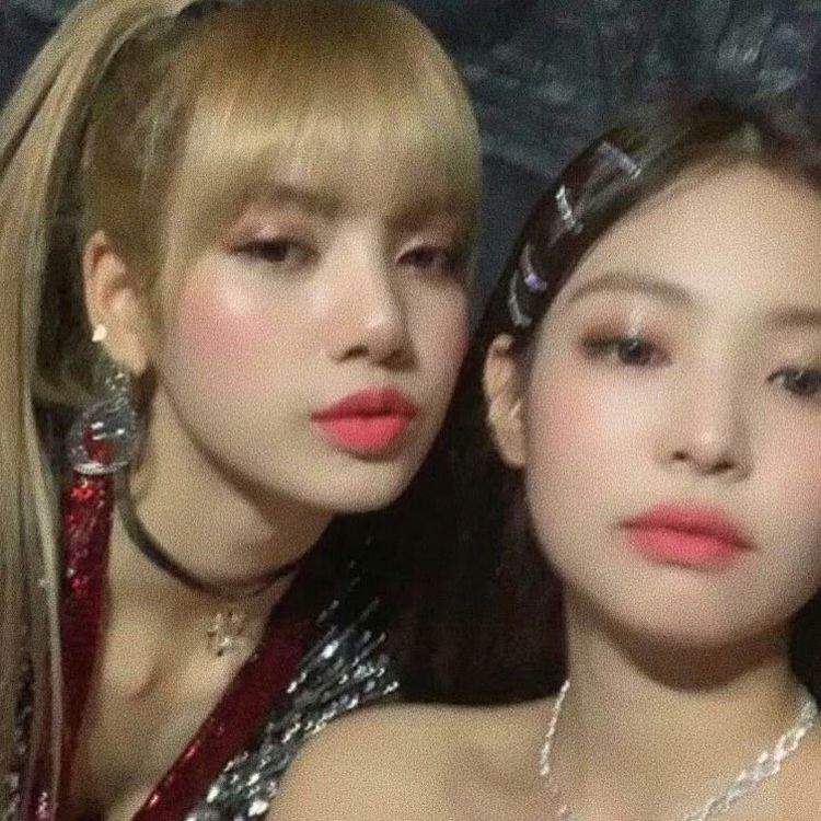 JENLISA | •BLACKPINK• Amino