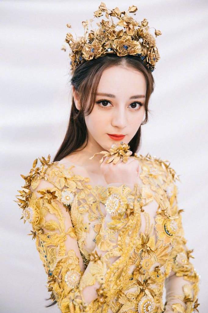 Favourite Dilraba Dilmurat outfit looks! | Asian Dramas And Movies Amino