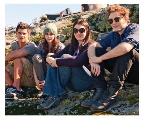 Rare photo 'Twilight' behind the scenes. ? | The Twilight Saga Amino