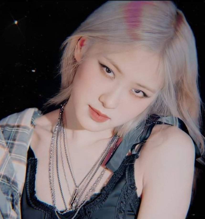 𝙷𝚊𝚙𝚙𝚢 𝙱𝚒𝚛𝚝𝚑𝚍𝚊𝚢 𝚁𝚘𝚜𝚎́💖 | K-Pop _ Amino