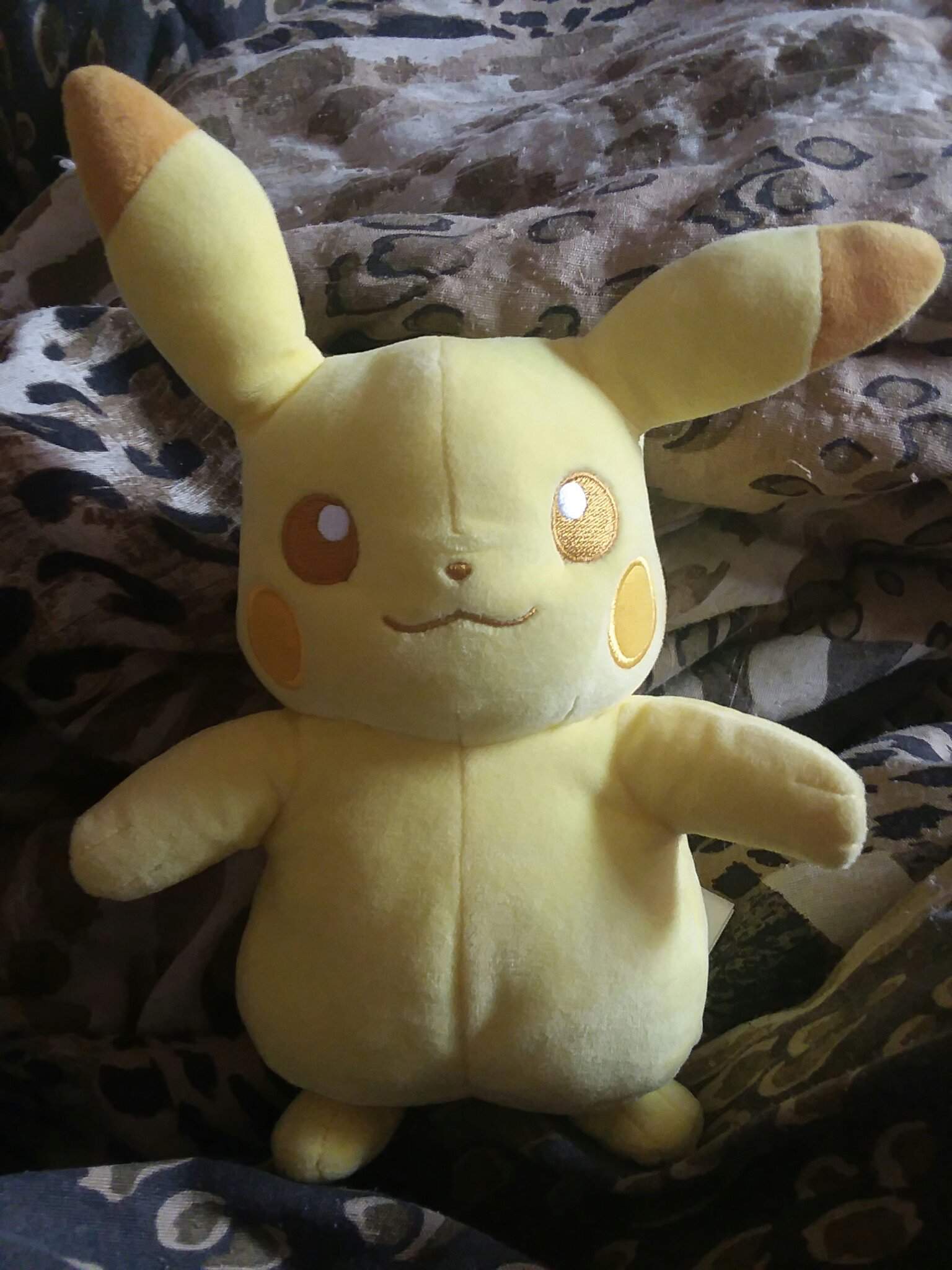 Spark the shiny pikachu plush | Pokémon Amino