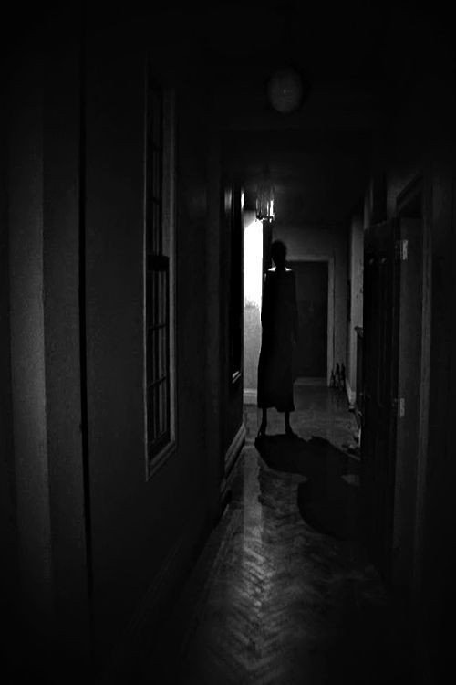 Страшное фото в темноте