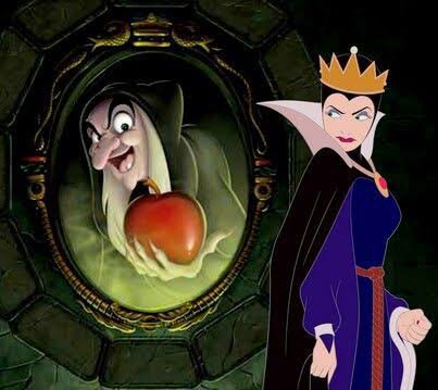 La Reina Malvada ( Detalles+dibujo) | 《Disney En Español》 Amino