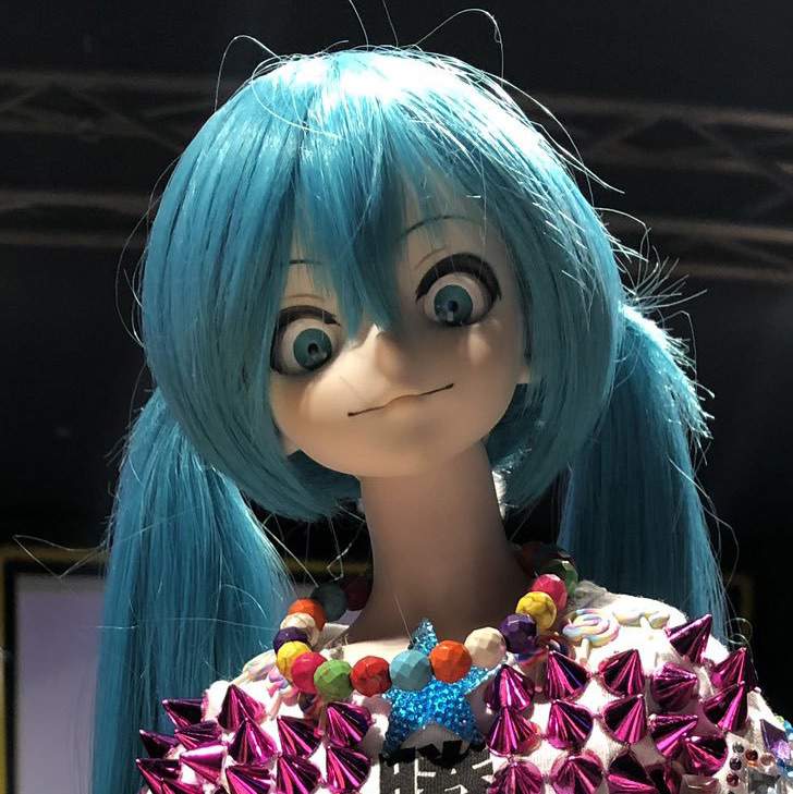 Creepy AF Hatsune Miku dolls.