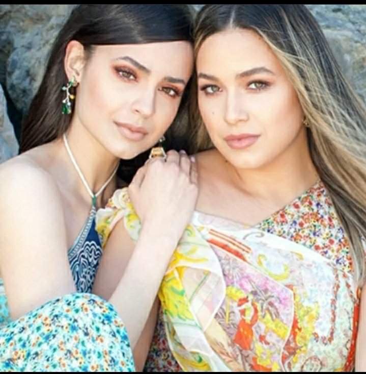 Sofia Carson and Paulina Char. | Wiki | ⊹ Amino Descendentes ⊹ Amino