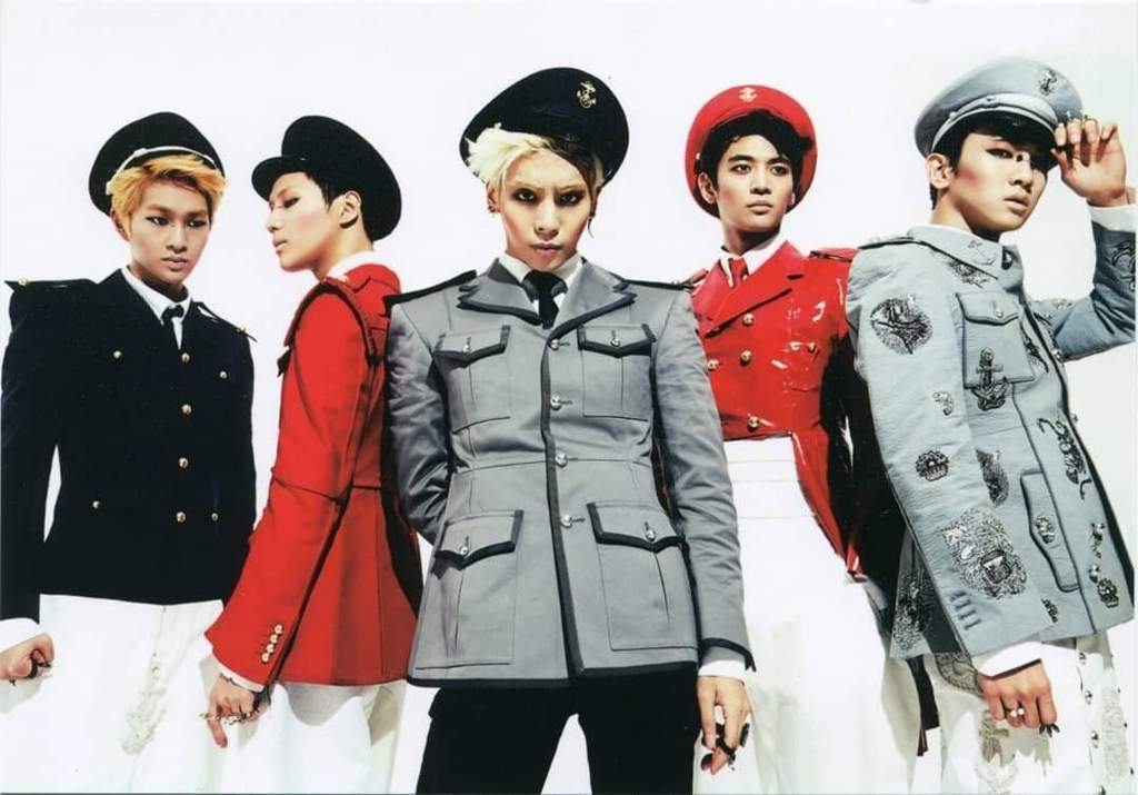 shinee everybody album cover