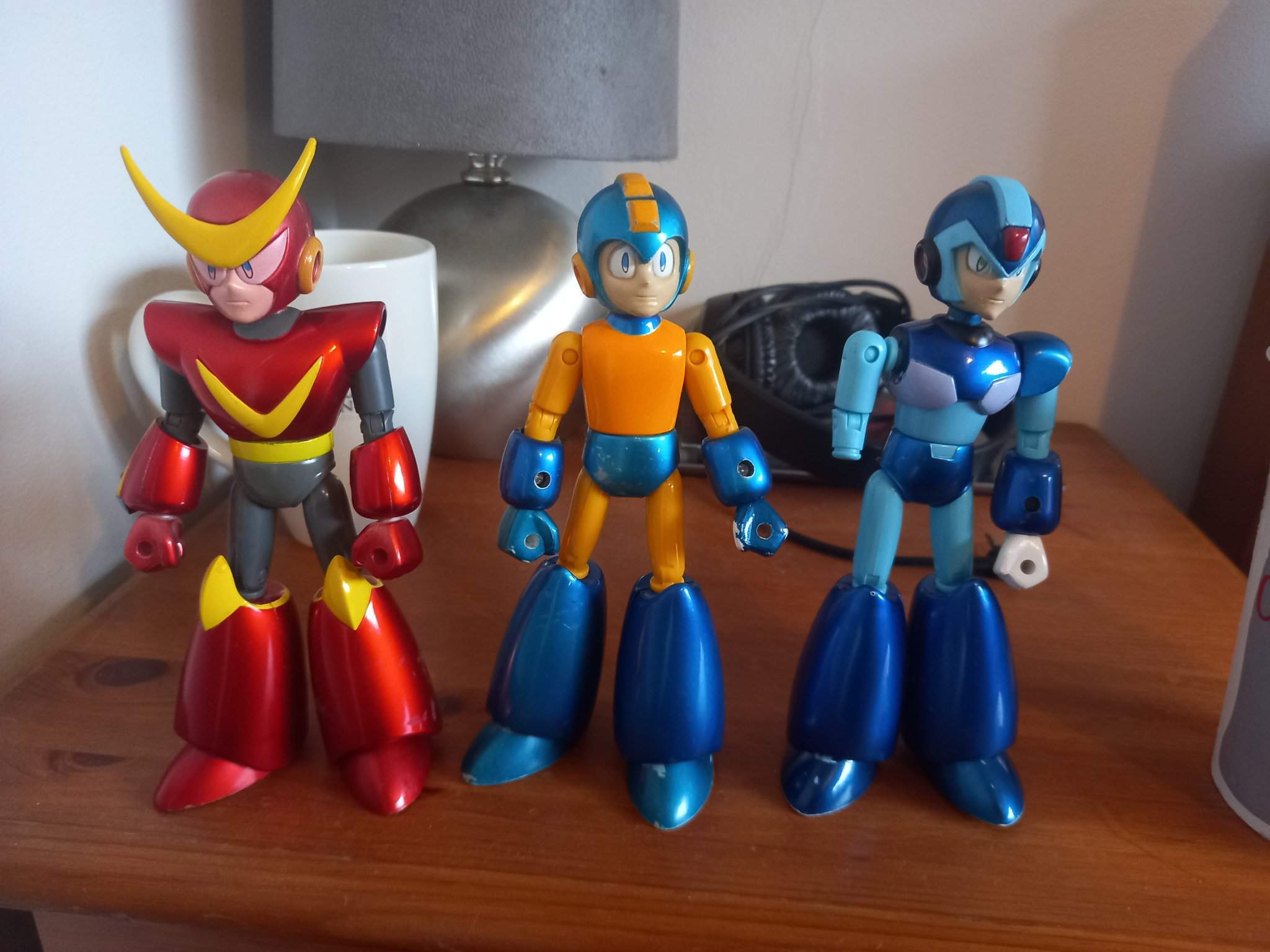 Here are my MegaMan action figures released back in 2004 by jazwares ...