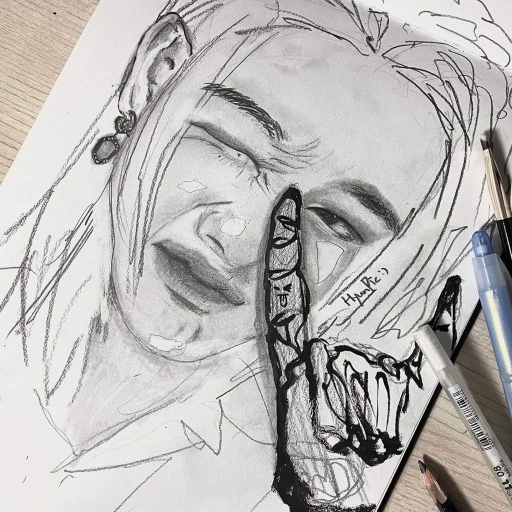 Рисунки которые нарисовал хенджин