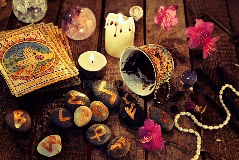 Divination Types: How Many Do You Know? | Tarot & Divination Amino