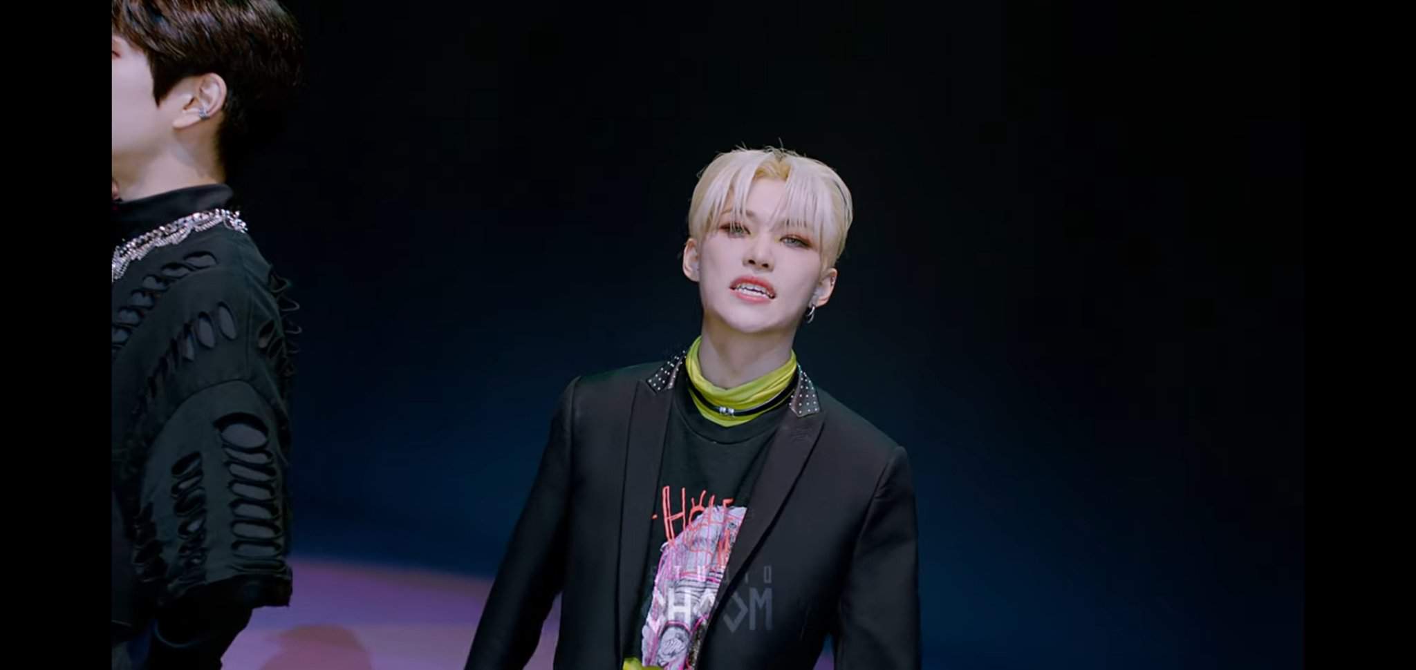 This Felix in the studio choom preformance hits different | Stray Kids ...