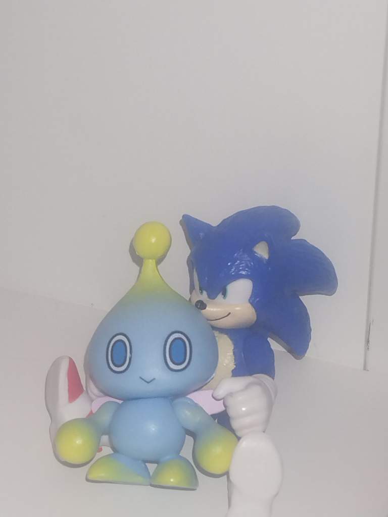 Movie Sonic holding a Chao. | Sonic the Hedgehog! Amino