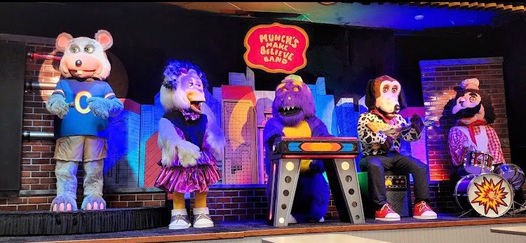 Milwaukee, Wisconsin CEC (One Stage) | Wiki | Chuck E Cheese's Amino Amino