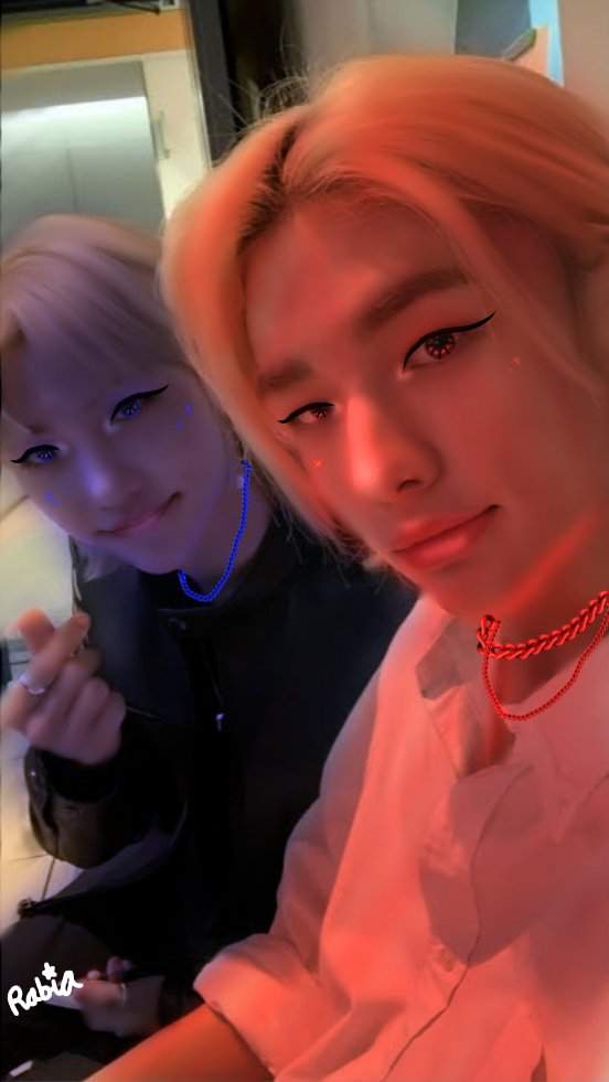 I tried to make an edit of Hyunjin and Felix 😅 I don't know about this ...